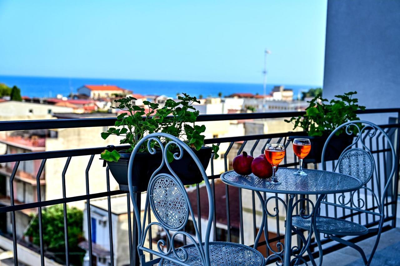 Kore Suites&Apartments Locri Exterior photo